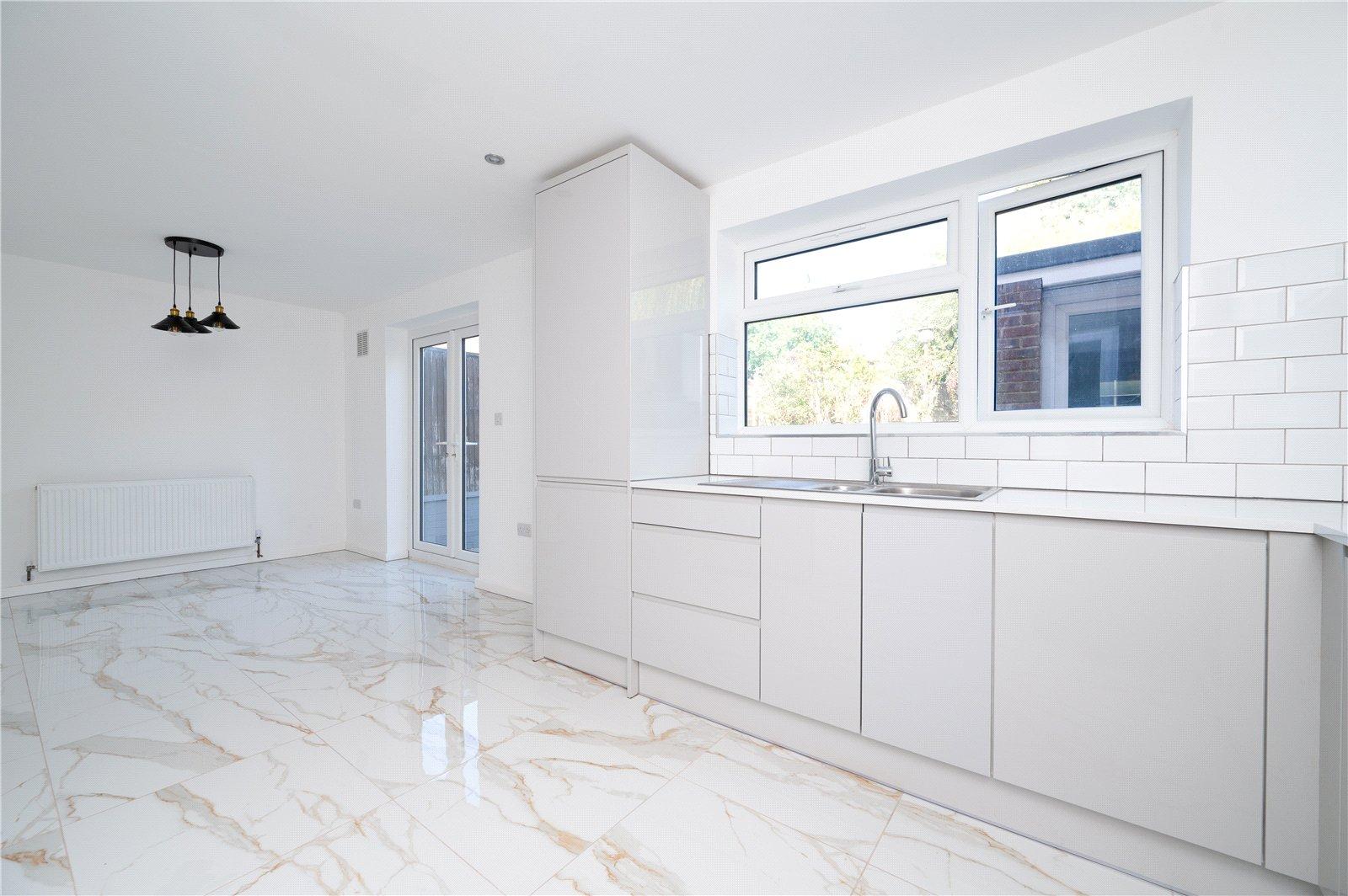3 Bedroom Terraced House Let in Holyrood Crescent, St. Albans, Hertfordshire - View 6 - Collinson Hall