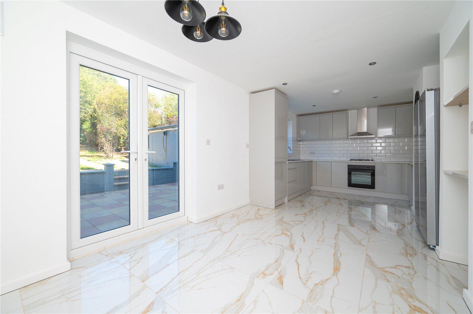 3 Bedroom Terraced House Let in Holyrood Crescent, St. Albans, Hertfordshire - View 7 - Collinson Hall
