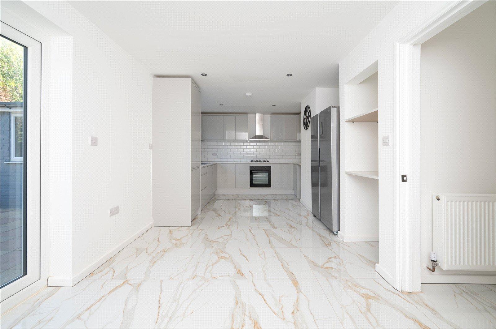 3 Bedroom Terraced House Let in Holyrood Crescent, St. Albans, Hertfordshire - View 16 - Collinson Hall