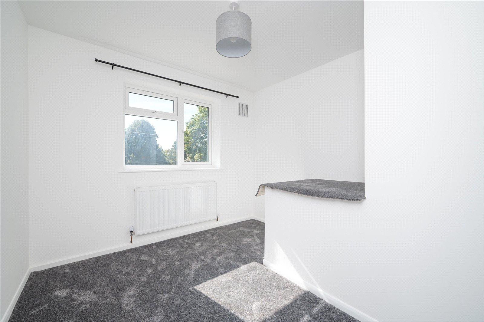 3 Bedroom Terraced House Let in Holyrood Crescent, St. Albans, Hertfordshire - View 10 - Collinson Hall