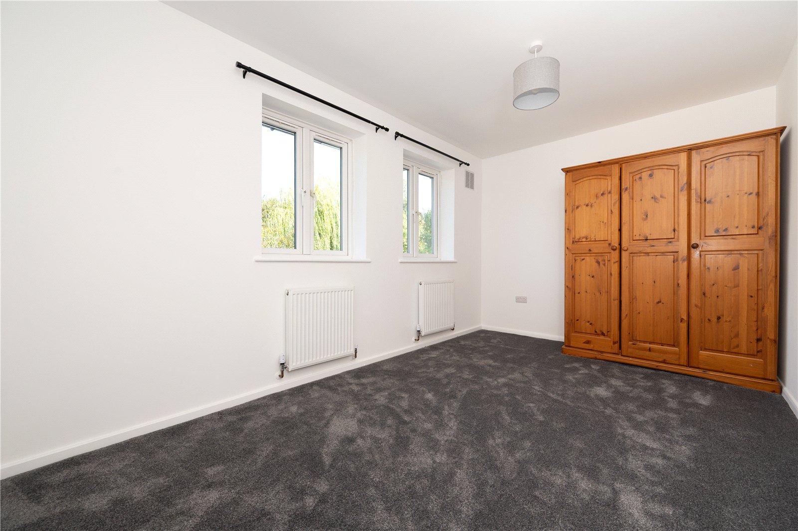 3 Bedroom Terraced House Let in Holyrood Crescent, St. Albans, Hertfordshire - View 9 - Collinson Hall