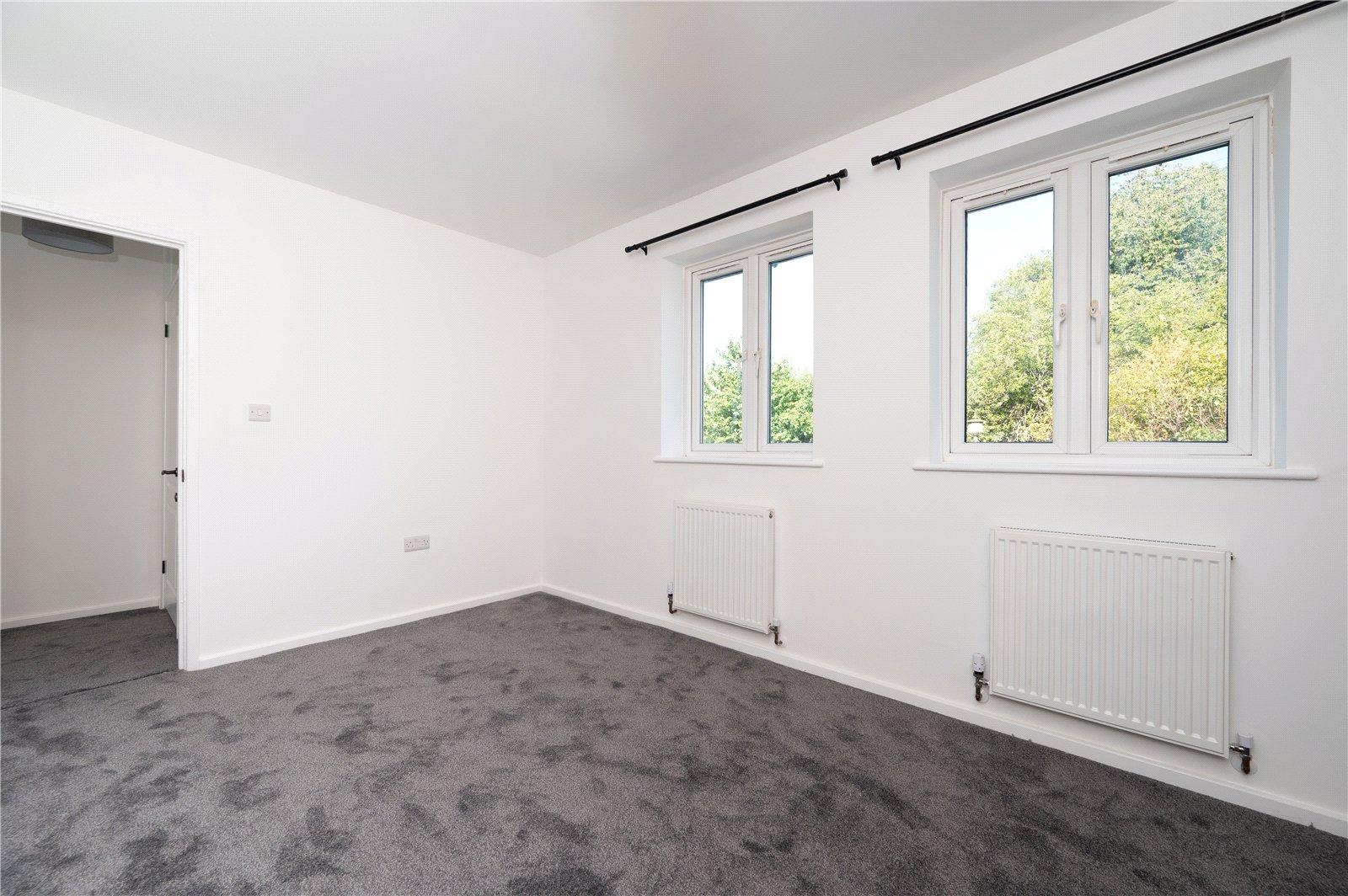 3 Bedroom Terraced House Let in Holyrood Crescent, St. Albans, Hertfordshire - View 13 - Collinson Hall