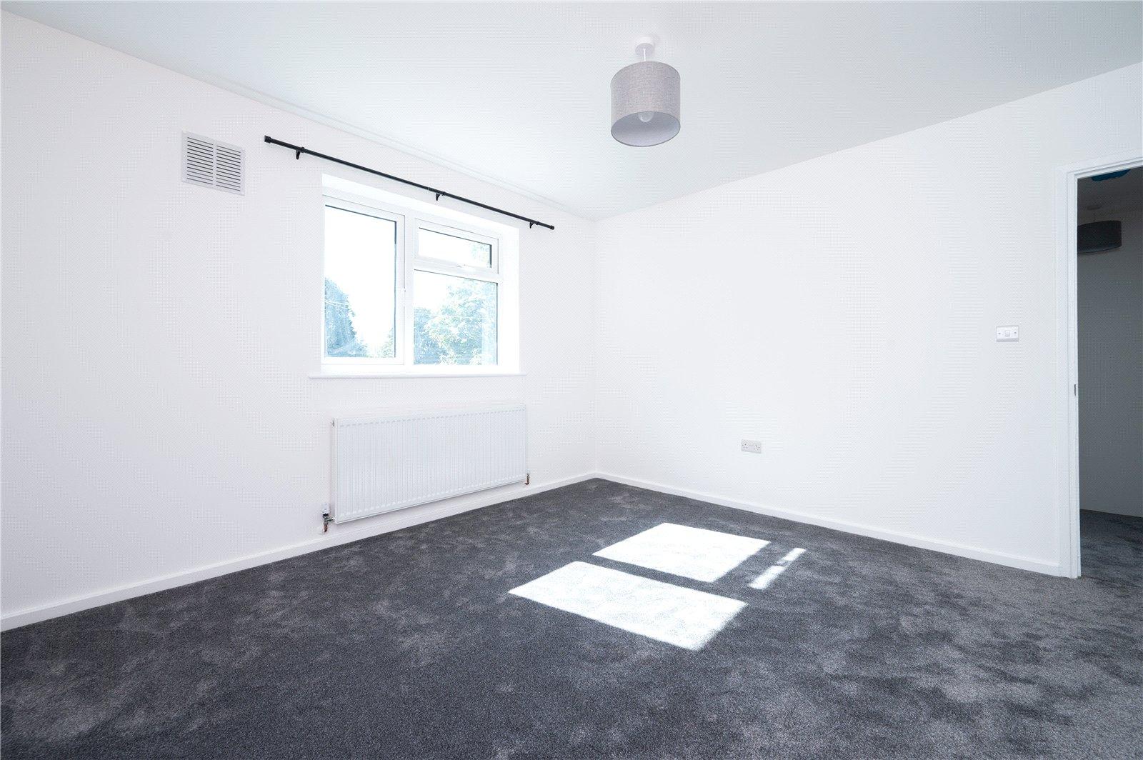 3 Bedroom Terraced House Let in Holyrood Crescent, St. Albans, Hertfordshire - View 14 - Collinson Hall