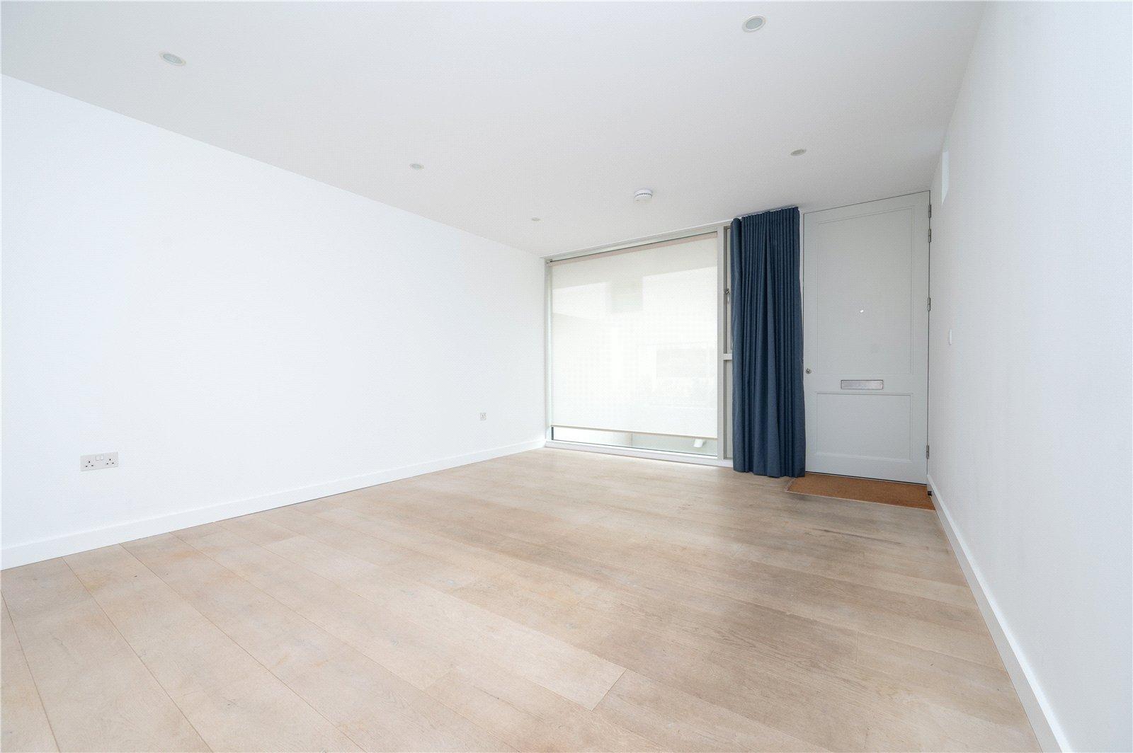2 Bedroom Flat/Apartment Let in Gabriel Square, St. Albans, Hertfordshire - View 10 - Collinson Hall