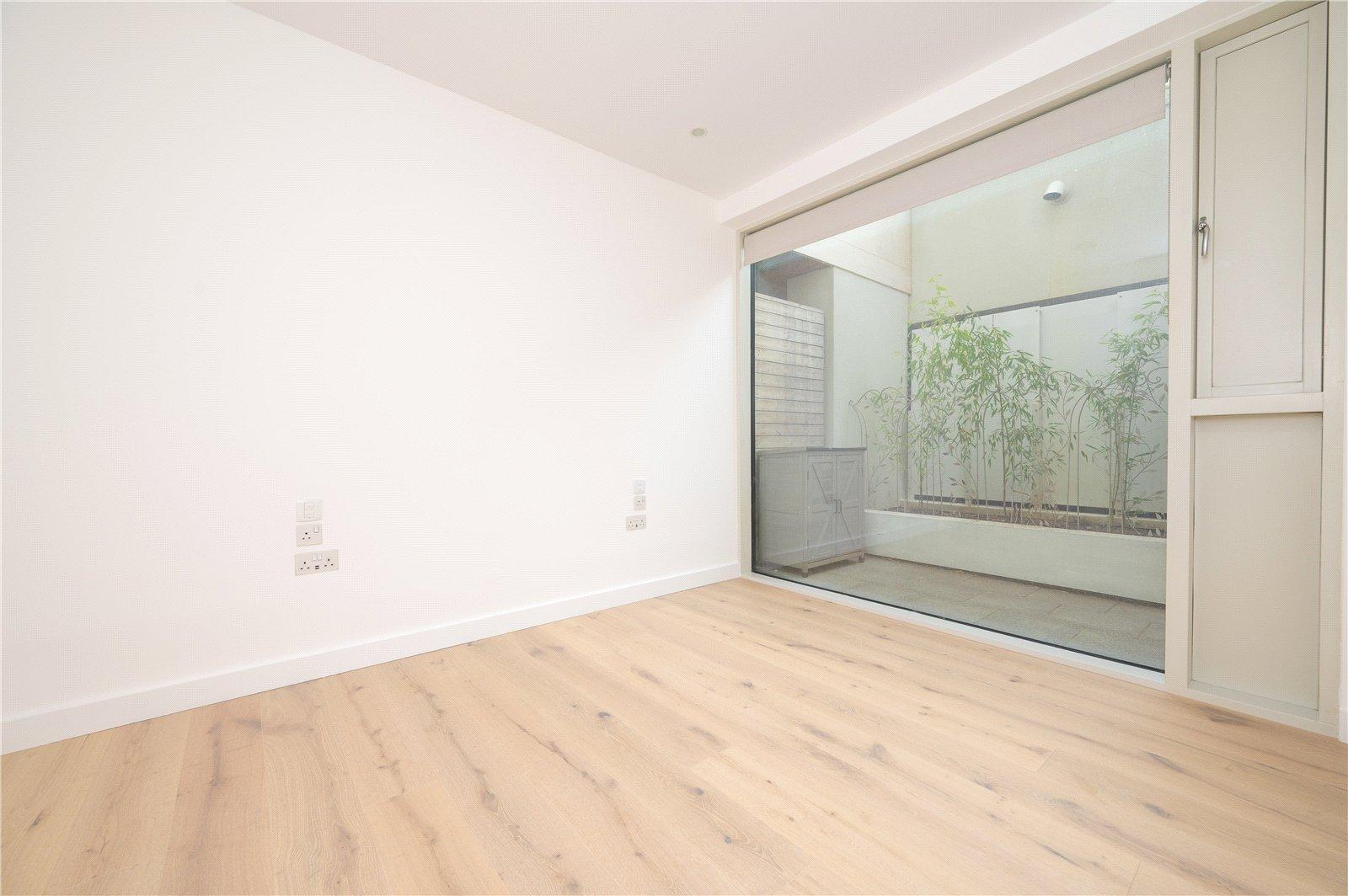 2 Bedroom Flat/Apartment Let in Gabriel Square, St. Albans, Hertfordshire - View 13 - Collinson Hall