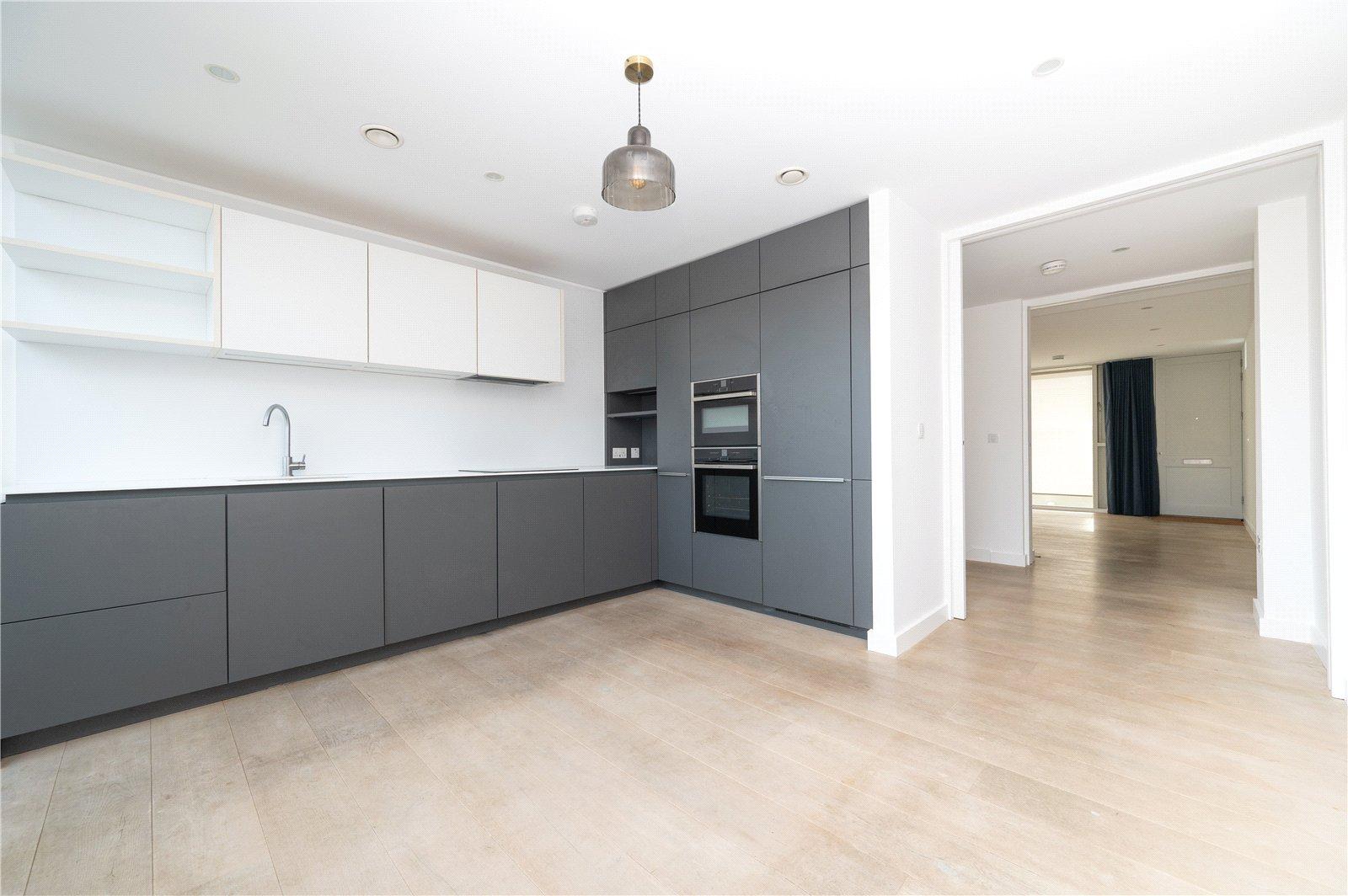 2 Bedroom Flat/Apartment Let in Gabriel Square, St. Albans, Hertfordshire - View 5 - Collinson Hall