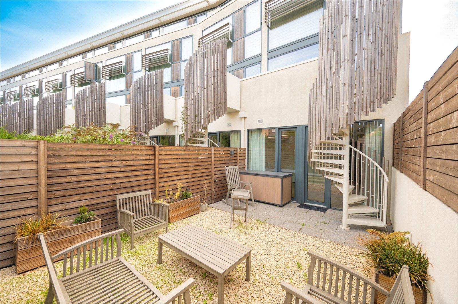 2 Bedroom Flat/Apartment Let in Gabriel Square, St. Albans, Hertfordshire - View 7 - Collinson Hall
