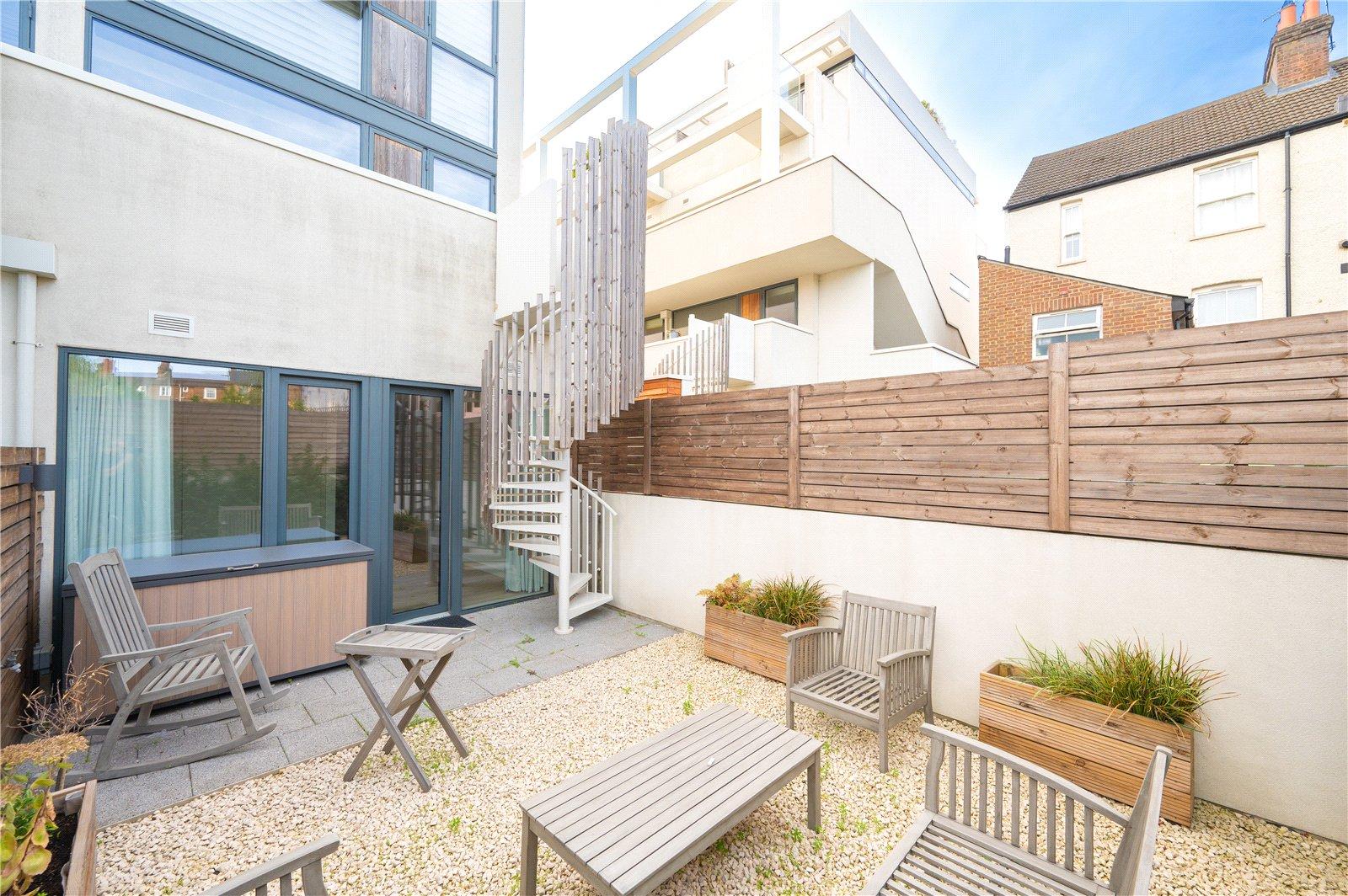 2 Bedroom Flat/Apartment Let in Gabriel Square, St. Albans, Hertfordshire - View 12 - Collinson Hall