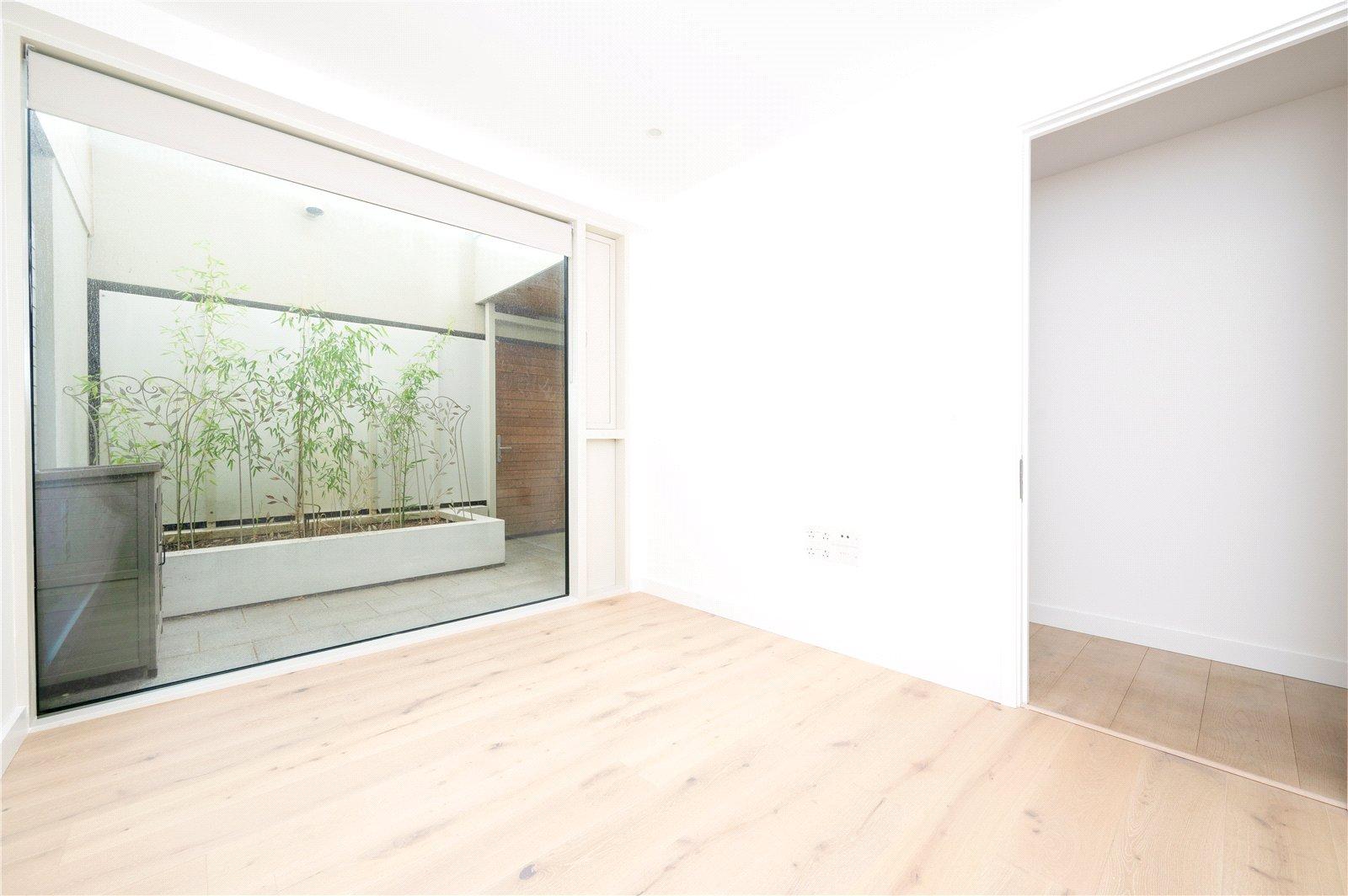 2 Bedroom Flat/Apartment Let in Gabriel Square, St. Albans, Hertfordshire - View 14 - Collinson Hall