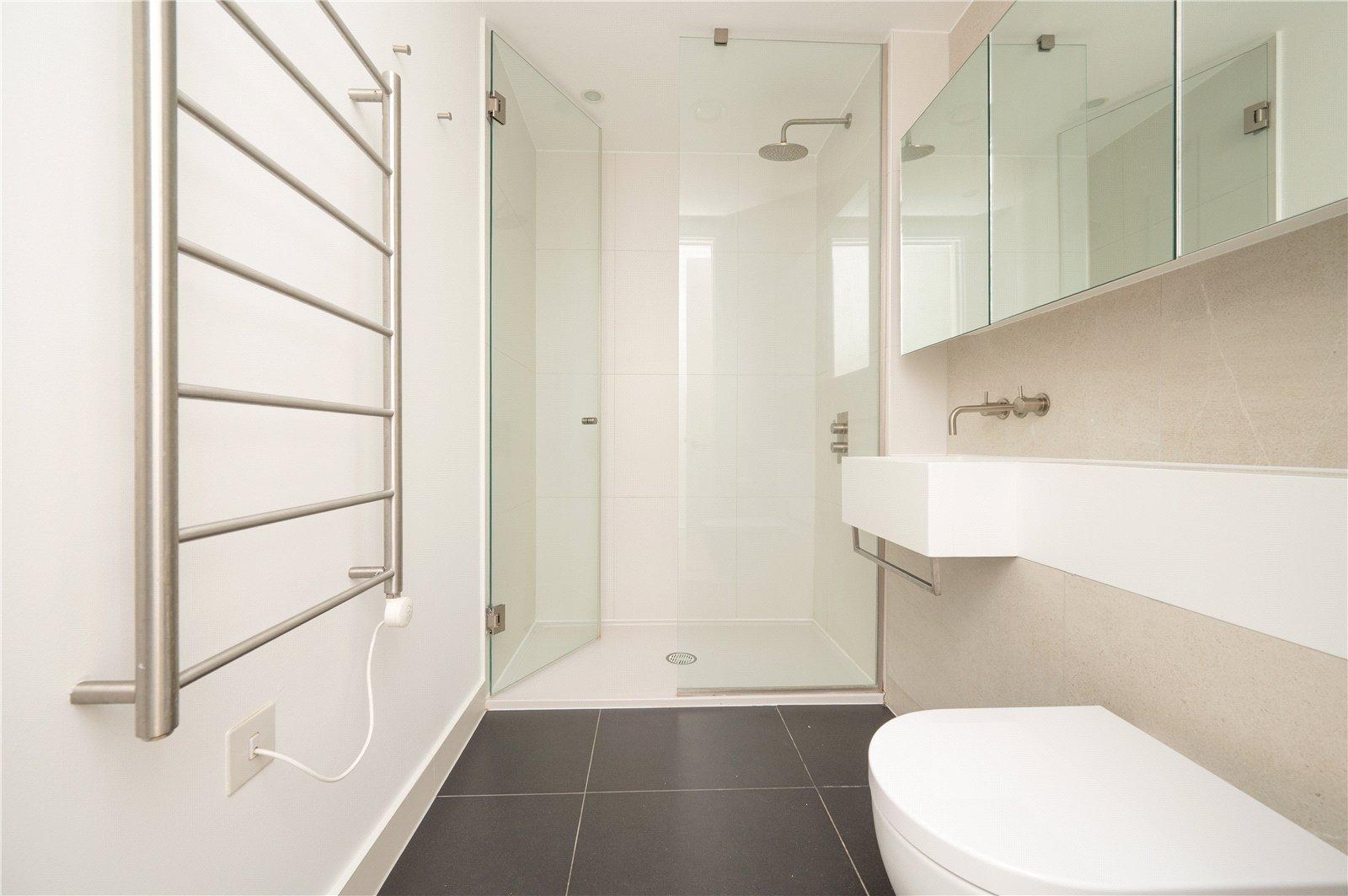 2 Bedroom Flat/Apartment Let in Gabriel Square, St. Albans, Hertfordshire - View 9 - Collinson Hall