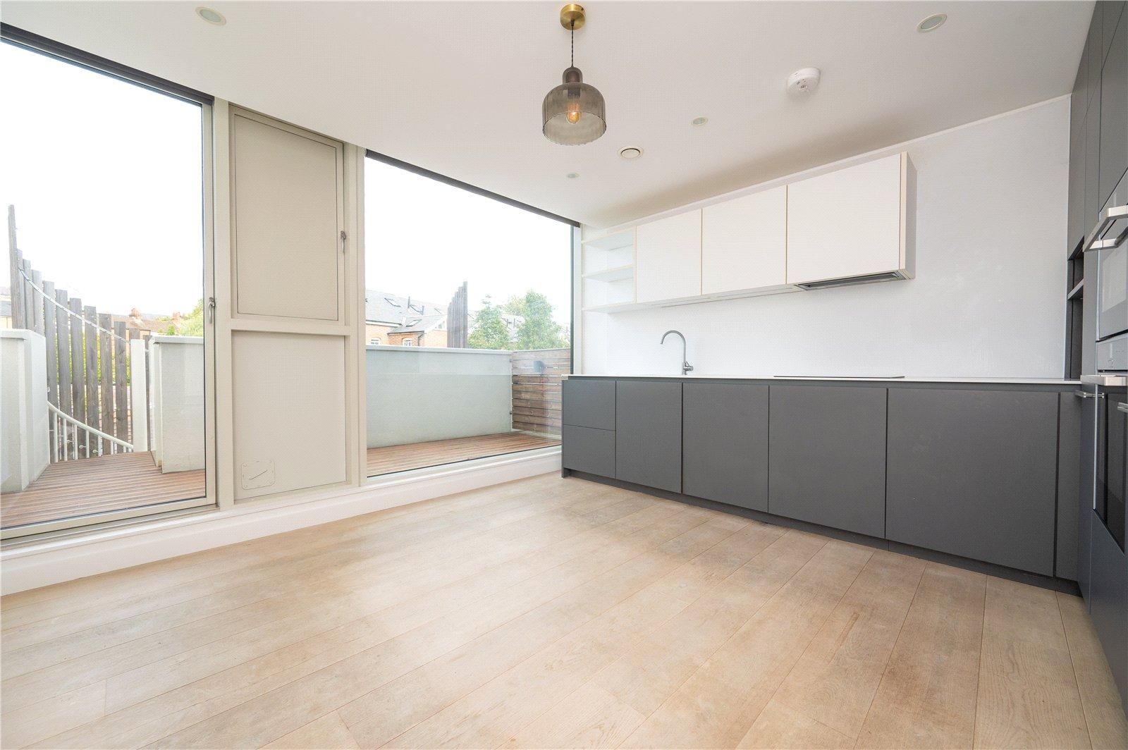 2 Bedroom Flat/Apartment Let in Gabriel Square, St. Albans, Hertfordshire - View 2 - Collinson Hall