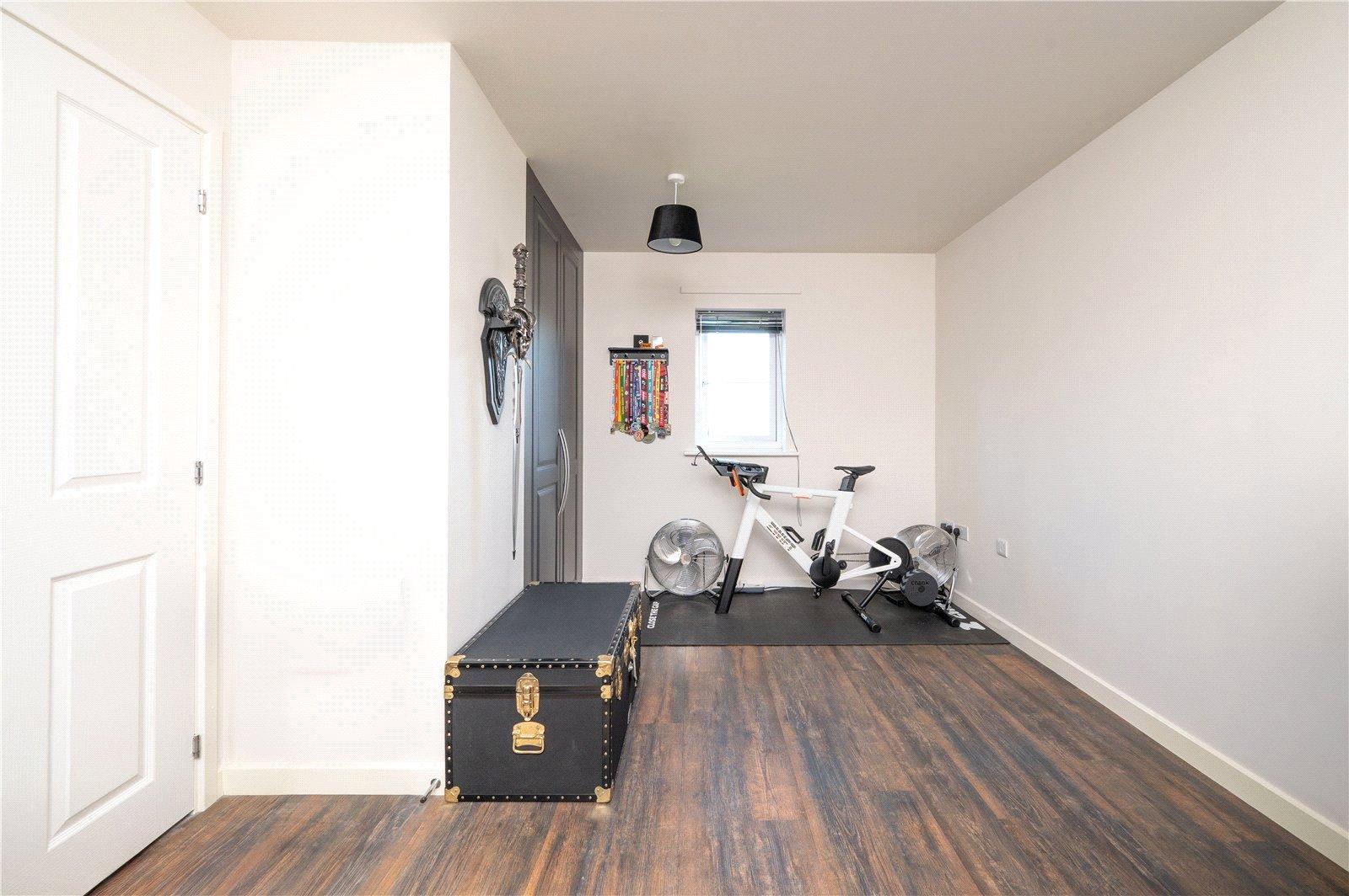 2 Bedroom  Let in Pasture View, Oaklands Lane, Smallford, St. Albans - View 12 - Collinson Hall