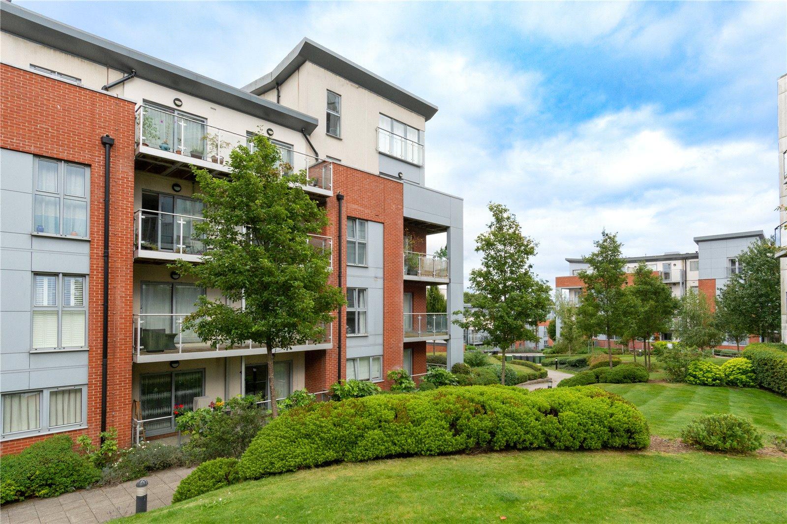 2 Bedroom Flat/Apartment Let in Charrington Place, St. Albans, Hertfordshire - View 2 - Collinson Hall