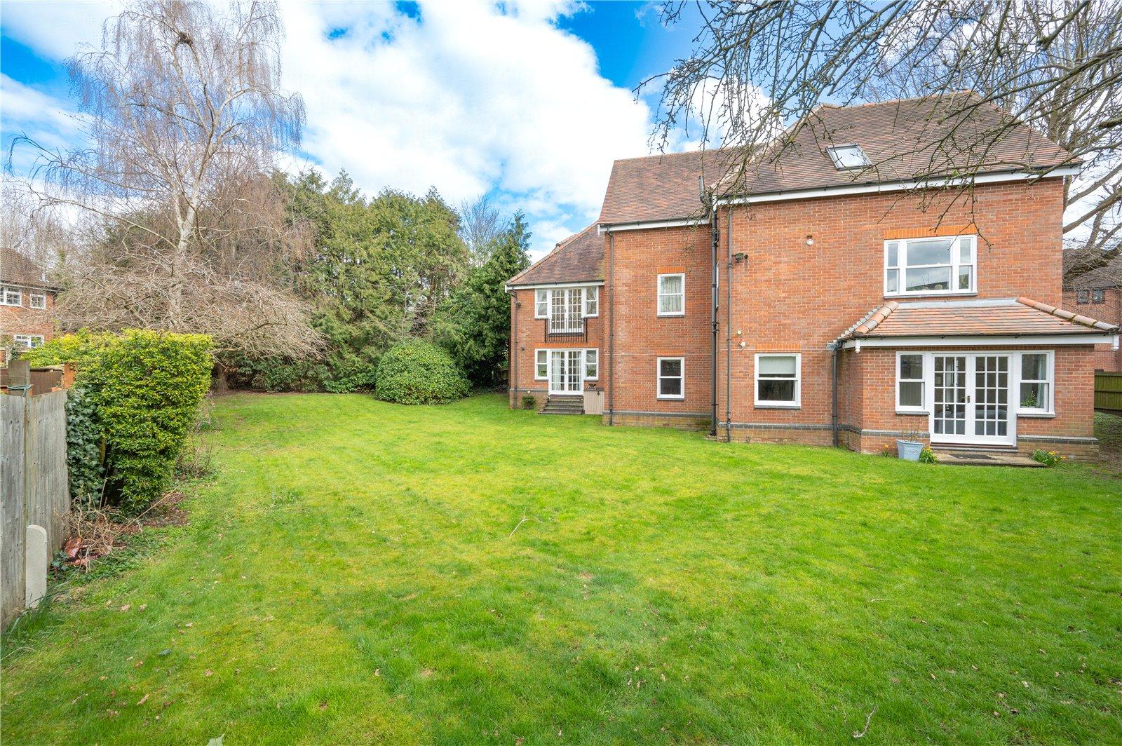 2 Bedroom  To Let in Hillside Road, St. Albans, Hertfordshire - View 7 - Collinson Hall
