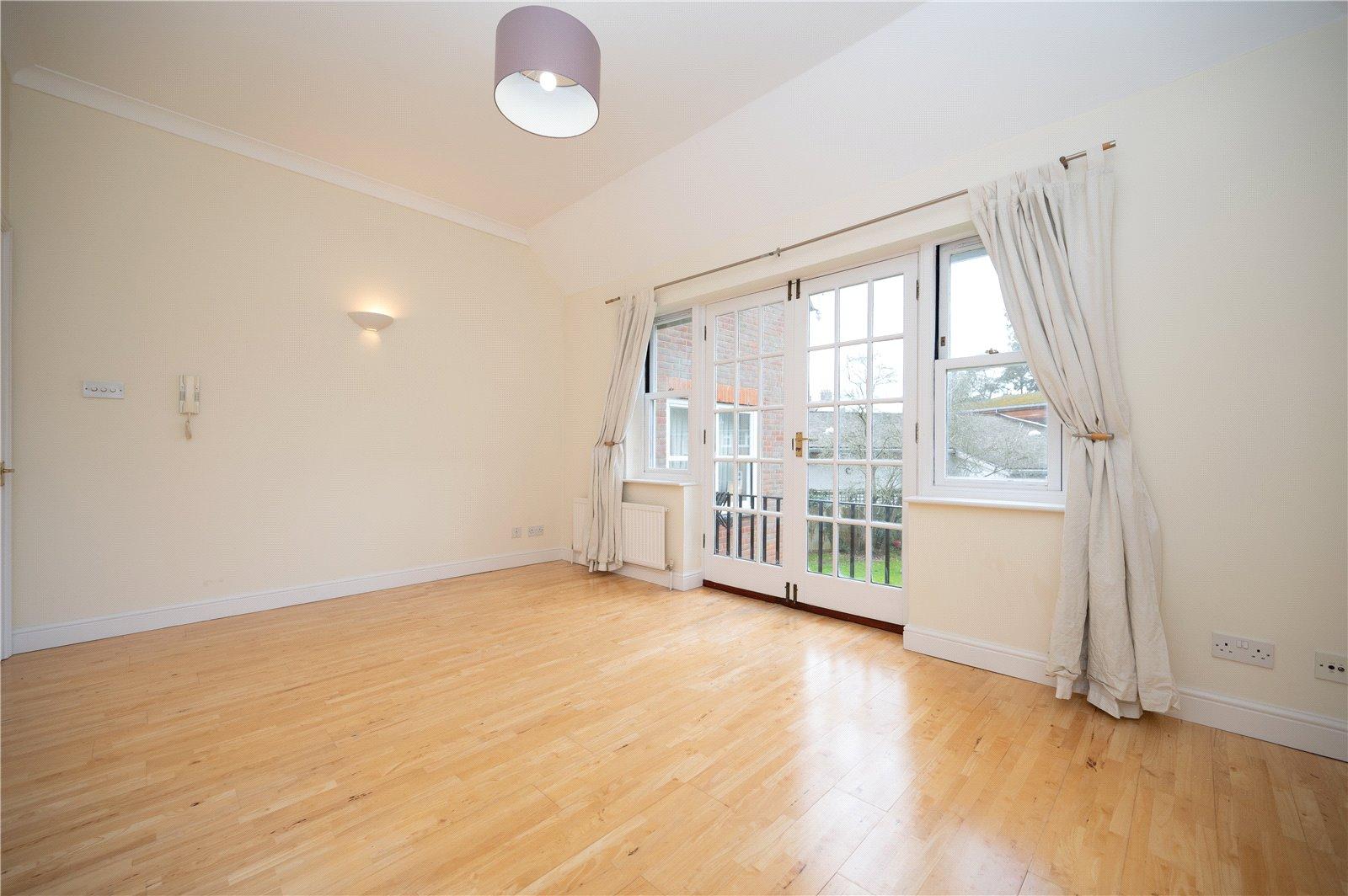 2 Bedroom  To Let in Hillside Road, St. Albans, Hertfordshire - View 10 - Collinson Hall