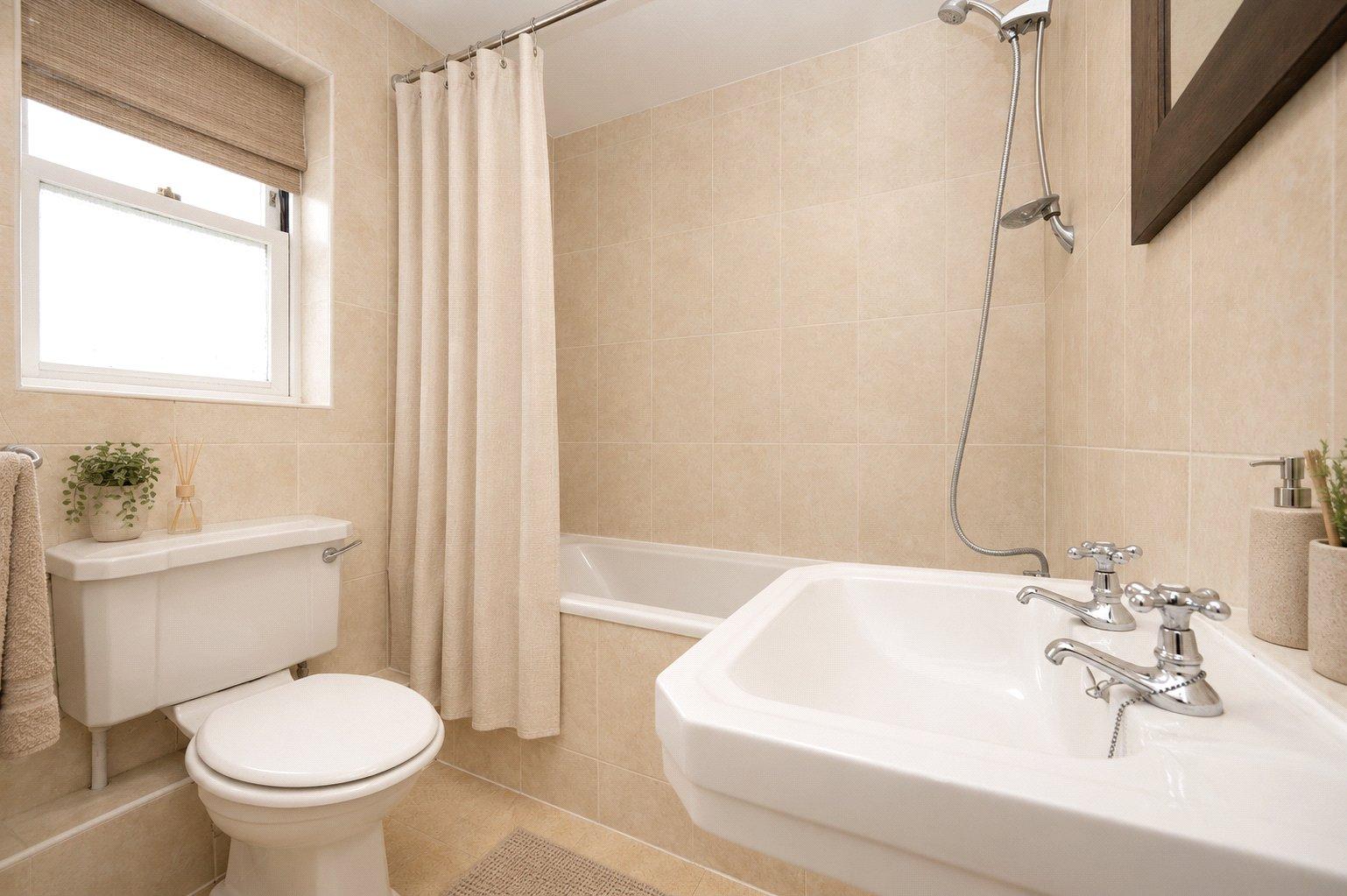 2 Bedroom  To Let in Hillside Road, St. Albans, Hertfordshire - View 5 - Collinson Hall