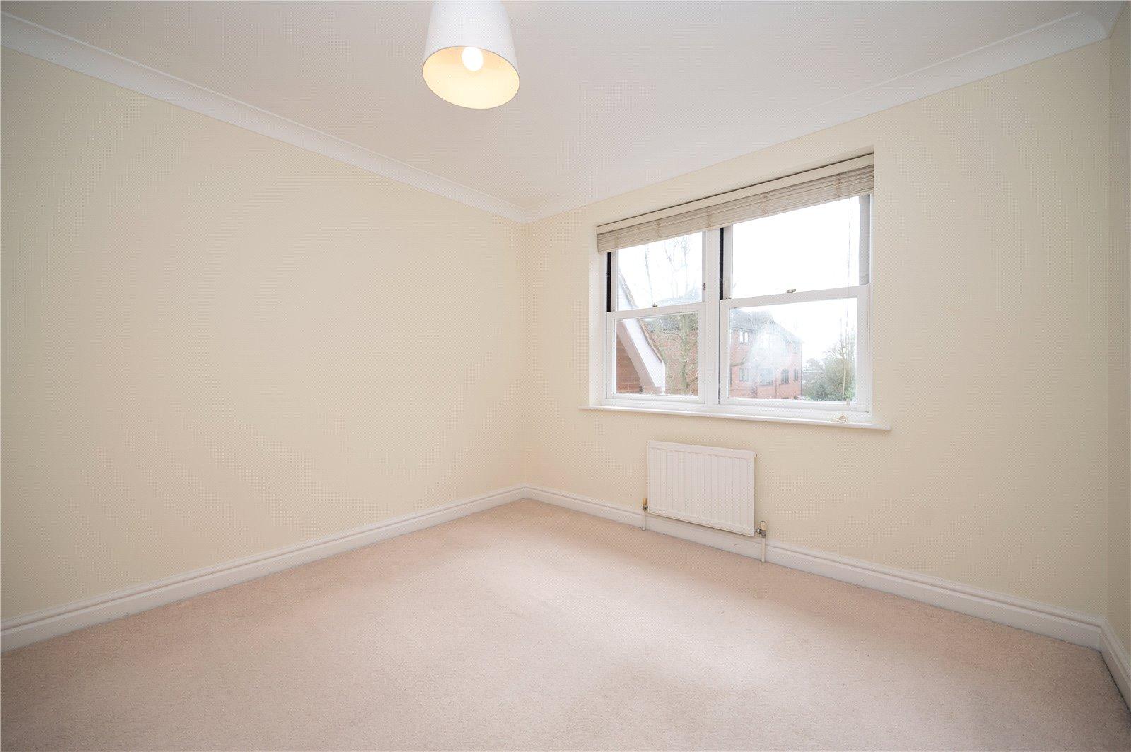 2 Bedroom  To Let in Hillside Road, St. Albans, Hertfordshire - View 8 - Collinson Hall