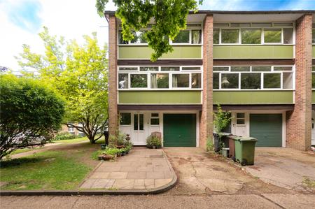 3 Bedroom  To Let in Abbots Park, St. Albans - Collinson Hall