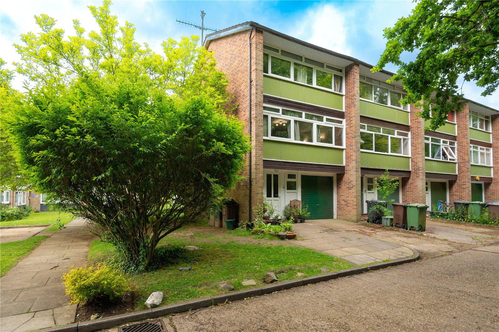 3 Bedroom  To Let in Abbots Park, St. Albans - View 11 - Collinson Hall