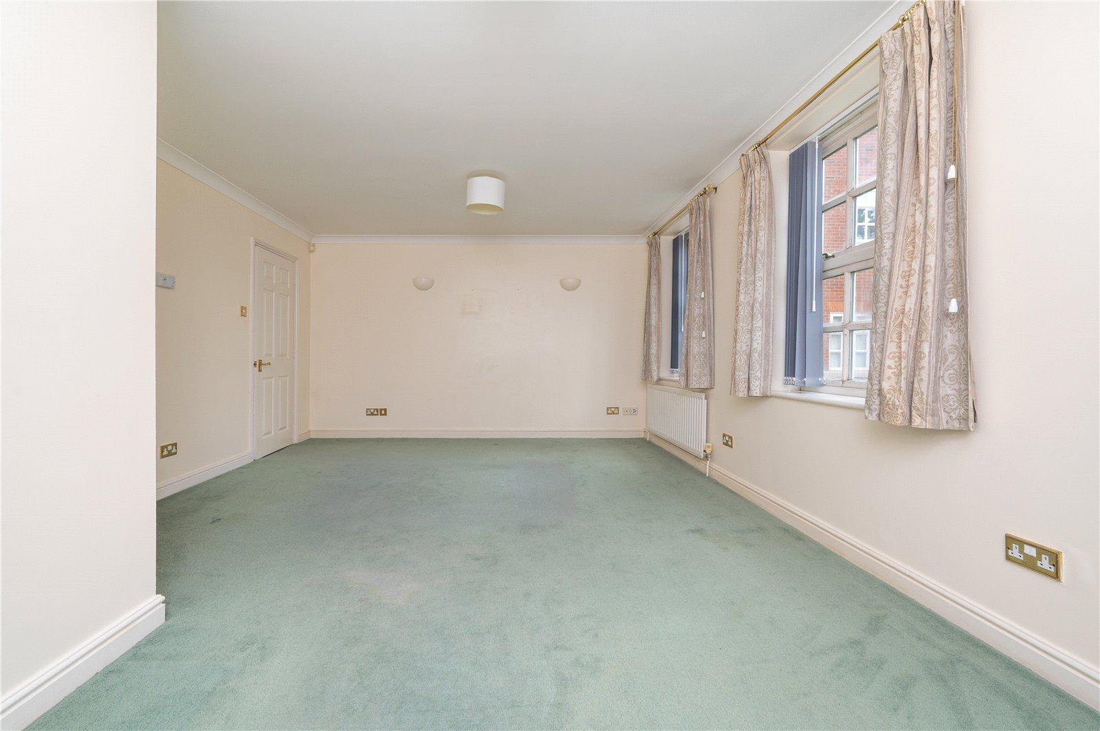2 Bedroom  Let in Milliners Court, Lattimore Road, St. Albans, Hertfordshire - View 7 - Collinson Hall