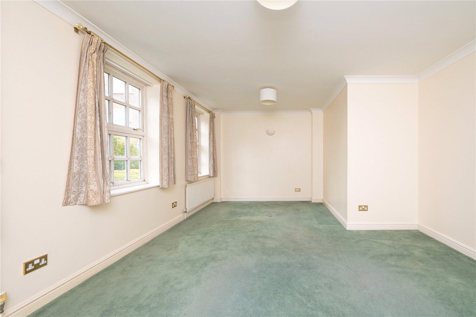 2 Bedroom  Let in Milliners Court, Lattimore Road, St. Albans, Hertfordshire - View 10 - Collinson Hall
