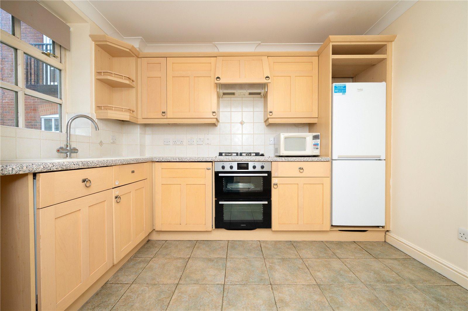 2 Bedroom  Let in Milliners Court, Lattimore Road, St. Albans, Hertfordshire - View 6 - Collinson Hall