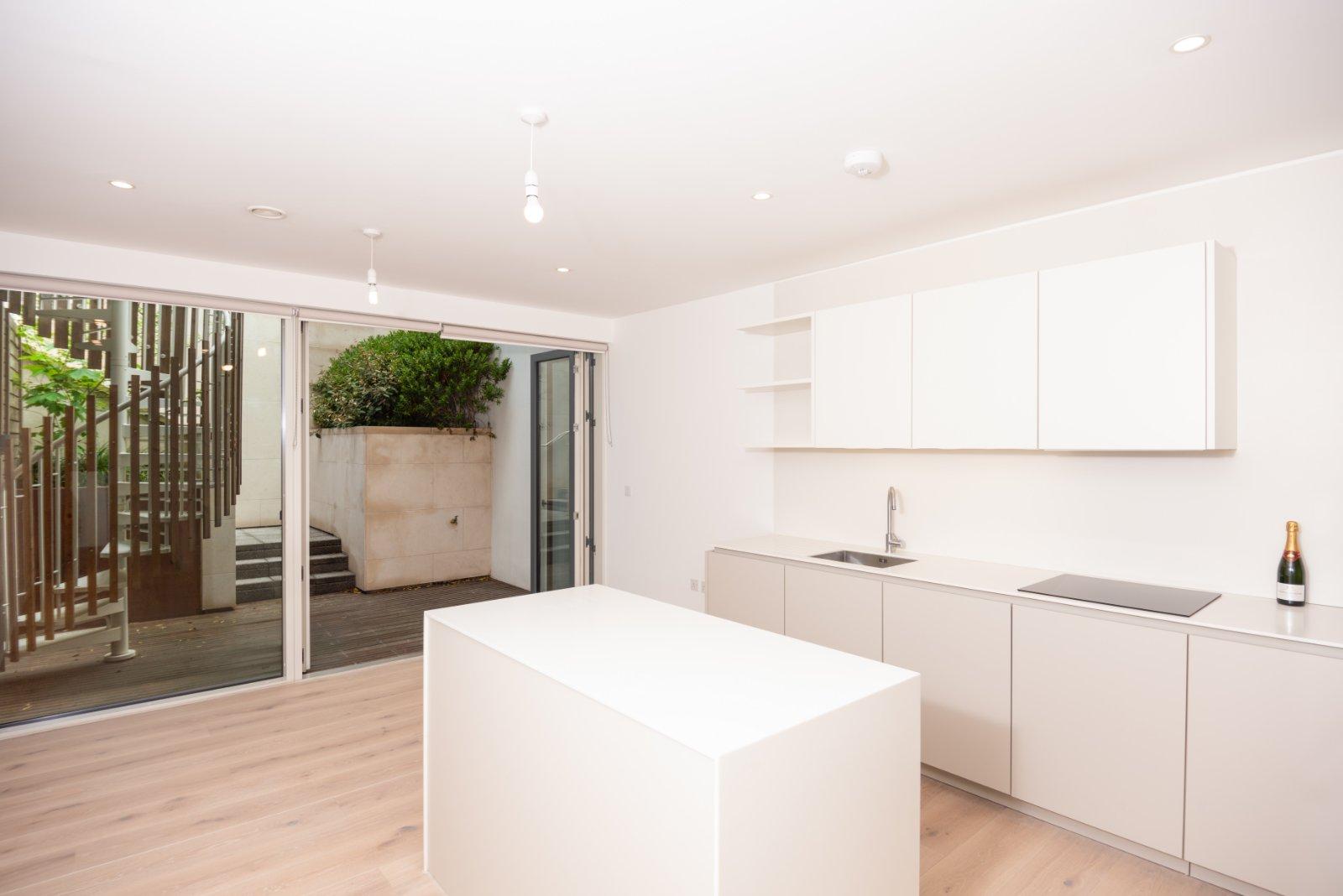 4 Bedroom Semi-Detached House To Let in Alma Road, St. Albans, Hertfordshire - View 2 - Collinson Hall