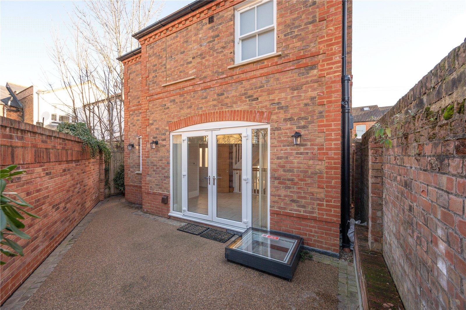 2 Bedroom Detached House Let in Etna Road, St. Albans, Hertfordshire - View 10 - Collinson Hall