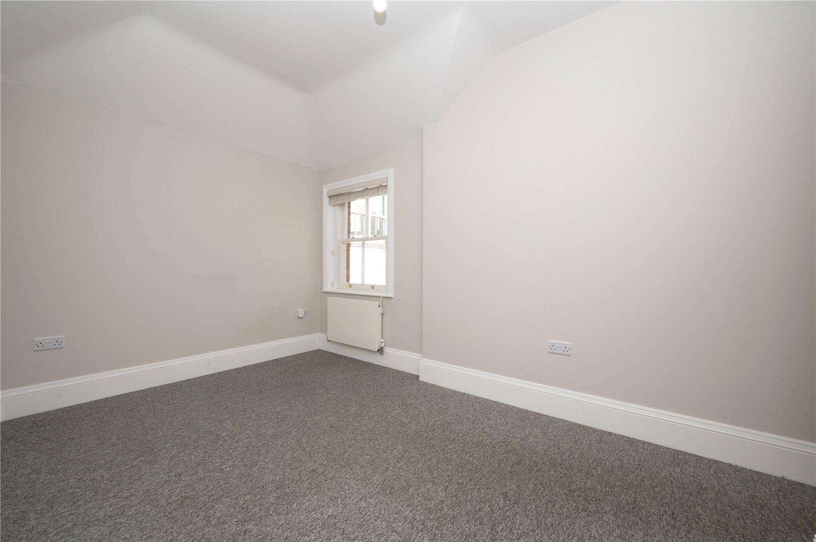 2 Bedroom Detached House Let in Etna Road, St. Albans, Hertfordshire - View 9 - Collinson Hall