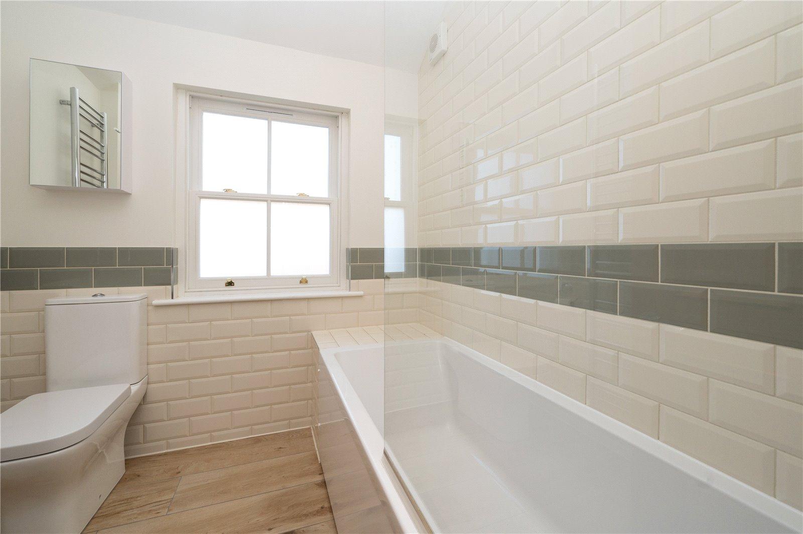 2 Bedroom Detached House Let in Etna Road, St. Albans, Hertfordshire - View 4 - Collinson Hall