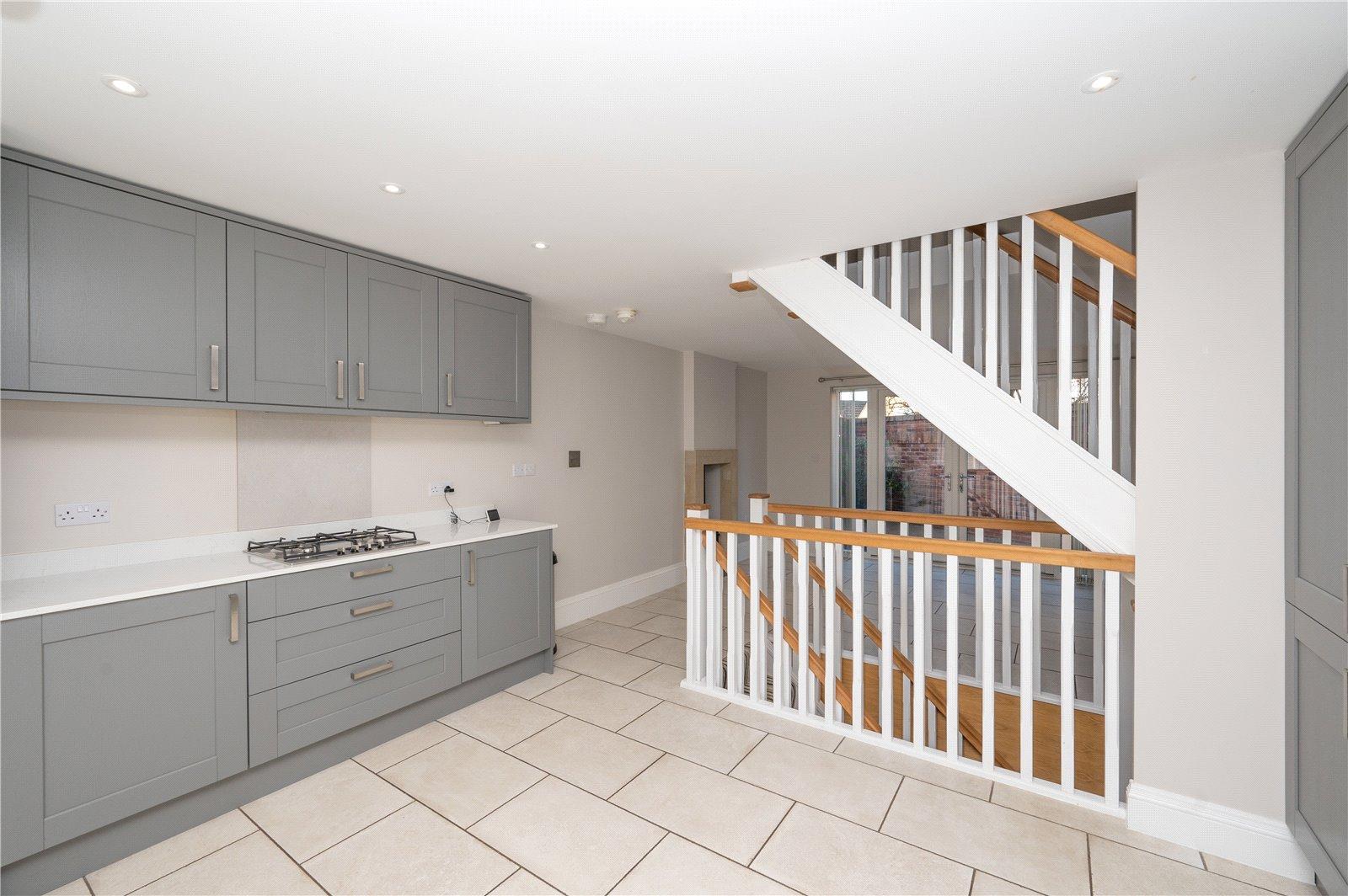 2 Bedroom Detached House Let in Etna Road, St. Albans, Hertfordshire - View 5 - Collinson Hall