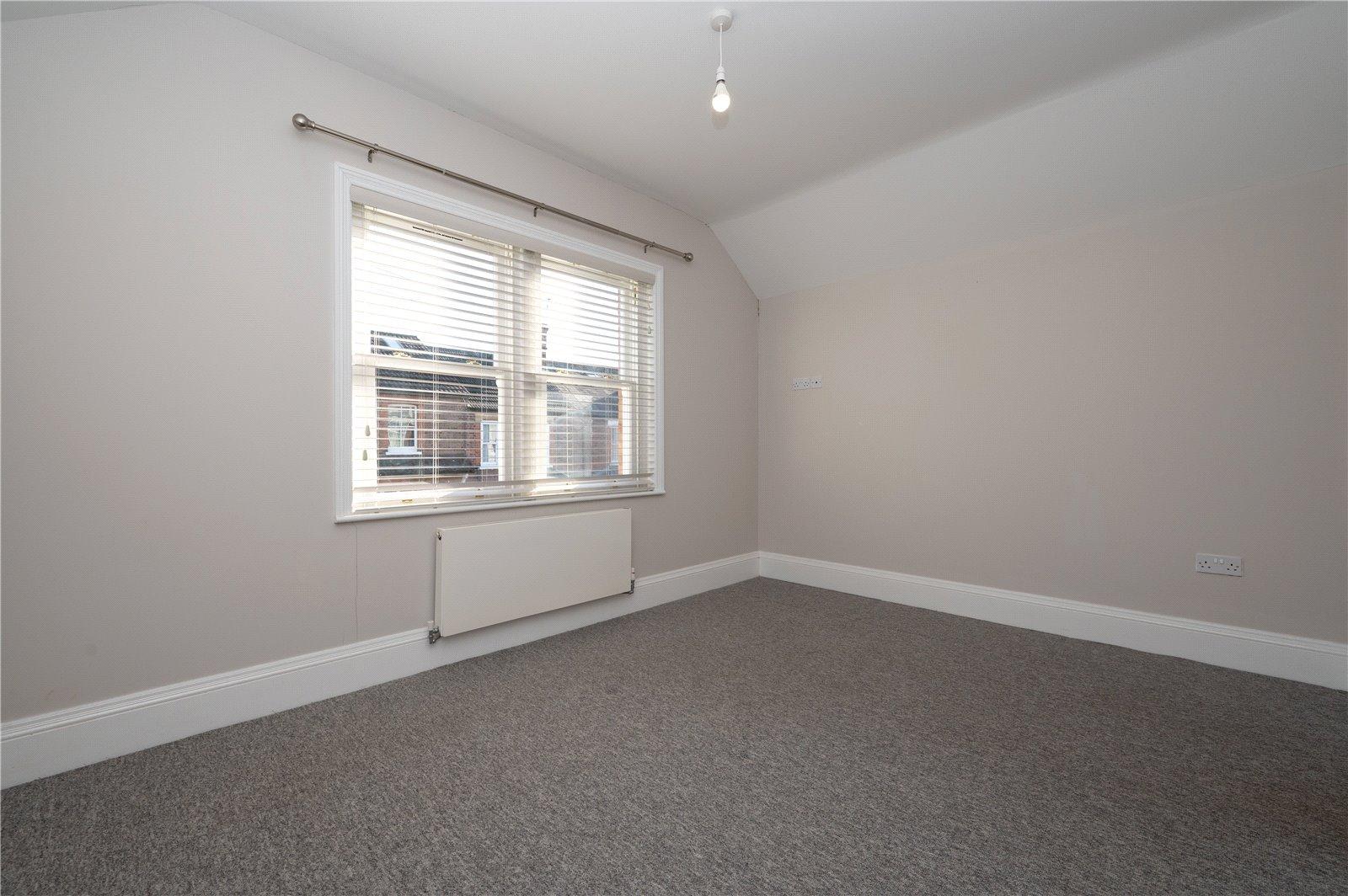 2 Bedroom Detached House Let in Etna Road, St. Albans, Hertfordshire - View 8 - Collinson Hall