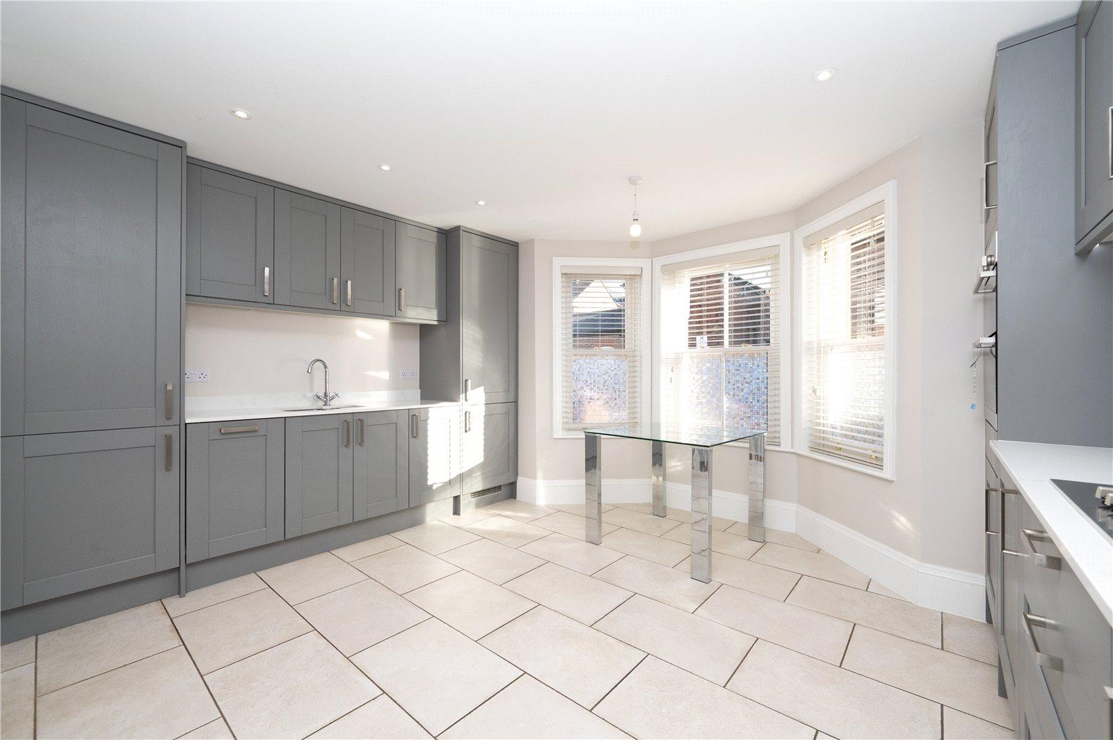 2 Bedroom Detached House Let in Etna Road, St. Albans, Hertfordshire - View 2 - Collinson Hall