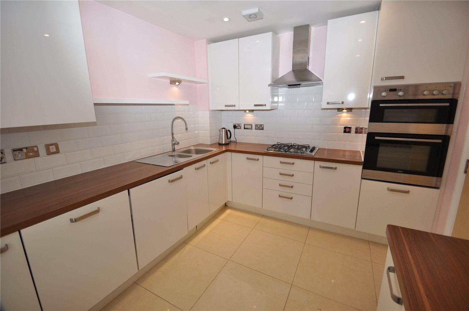 4 Bedroom Terraced House,garage Let Agreed in Avian Avenue, Curo Park, Frogmore, St. Albans - View 3 - Collinson Hall