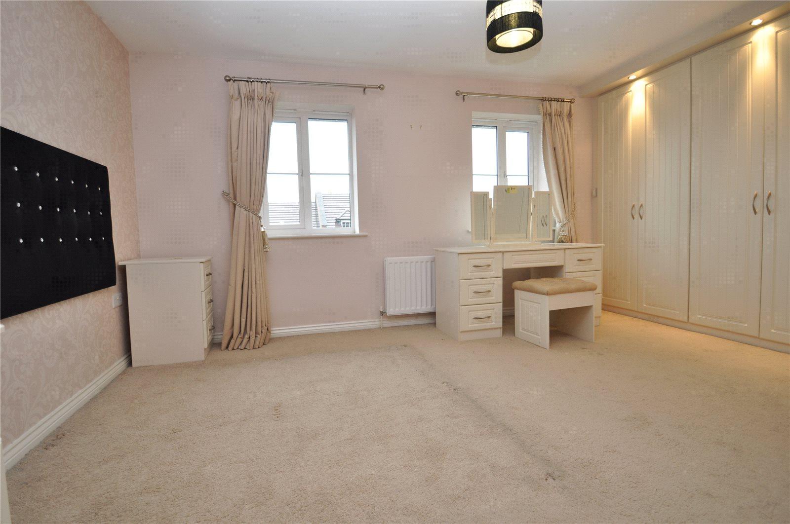 4 Bedroom Terraced House,garage Let Agreed in Avian Avenue, Curo Park, Frogmore, St. Albans - View 8 - Collinson Hall