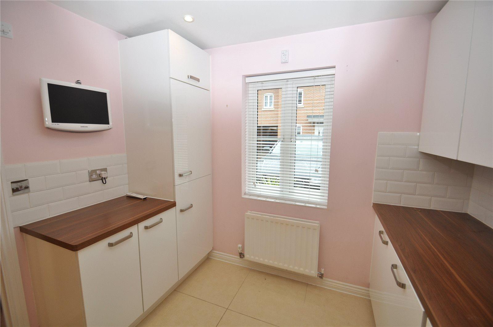 4 Bedroom Terraced House,garage Let Agreed in Avian Avenue, Curo Park, Frogmore, St. Albans - View 5 - Collinson Hall