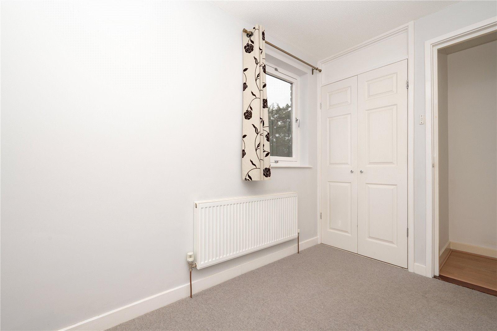 2 Bedroom Ground Floor Flat Let in Tankerfield Place, Romeland Hill, St. Albans, Hertfordshire - View 9 - Collinson Hall