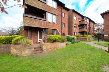 2 Bedroom Ground Floor Flat Let in Tankerfield Place, Romeland Hill, St. Albans, Hertfordshire - Collinson Hall