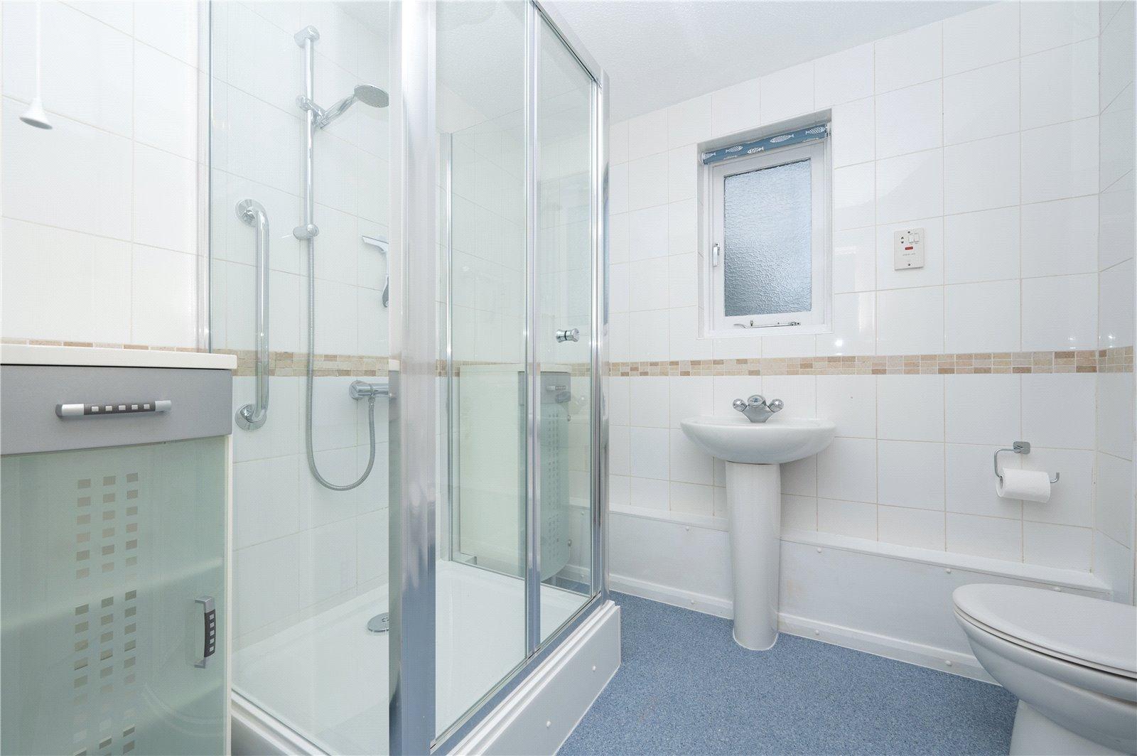 2 Bedroom Ground Floor Flat Let in Tankerfield Place, Romeland Hill, St. Albans, Hertfordshire - View 8 - Collinson Hall