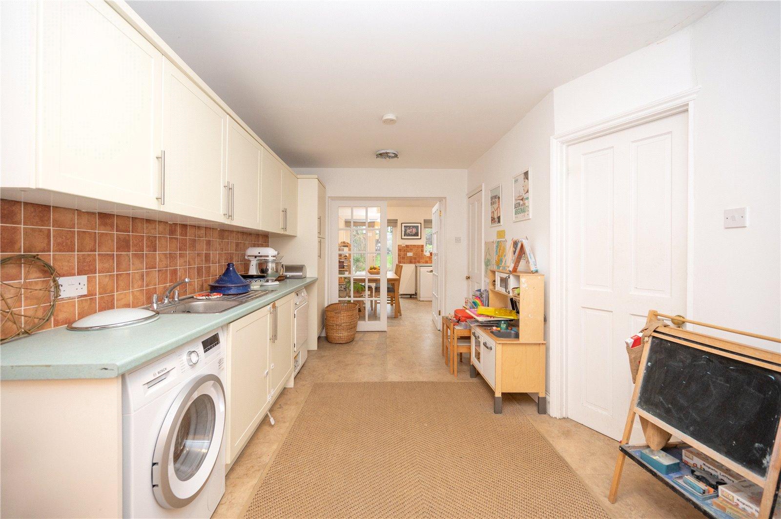 4 Bedroom Terraced House Let in Burnham Road, St. Albans, Hertfordshire - View 15 - Collinson Hall