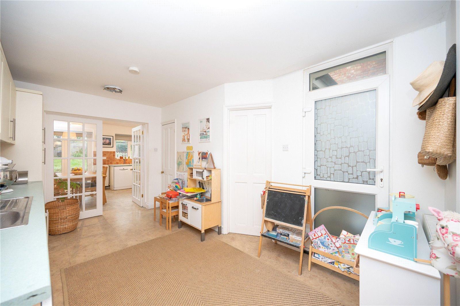 4 Bedroom Terraced House Let in Burnham Road, St. Albans, Hertfordshire - View 16 - Collinson Hall