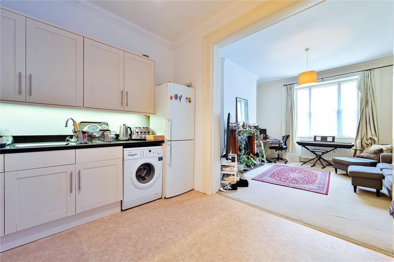 1 Bedroom Flat/Apartment Let in Alma Road, St. Albans, Hertfordshire - View 2 - Collinson Hall