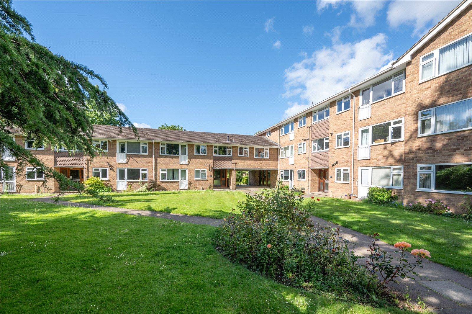 1 Bedroom Flat/Apartment To Let in Cumberland Court, Carlisle Avenue, St. Albans, Hertfordshire - View 1 - Collinson Hall