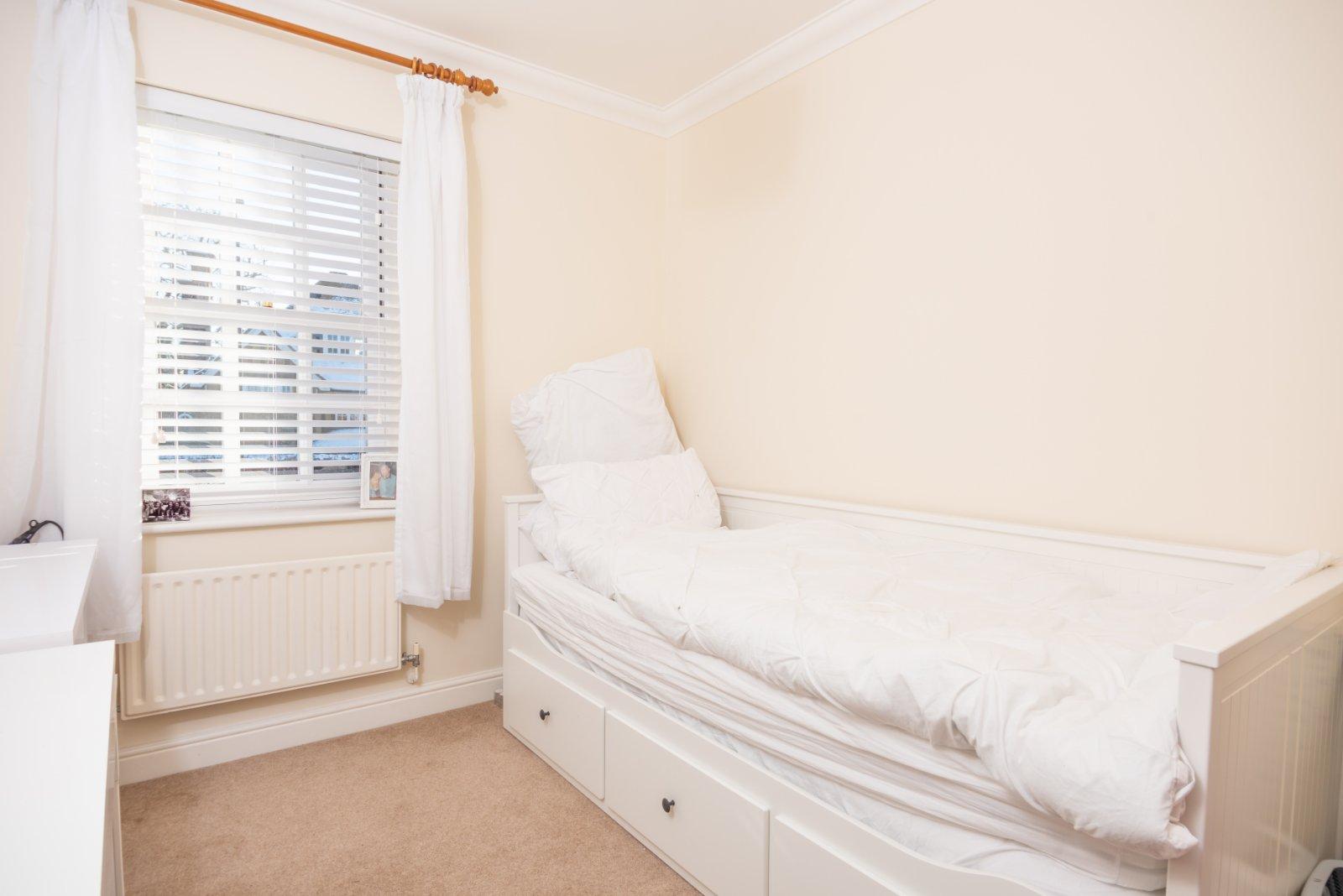 2 Bedroom Flat/Apartment Let in Chime Square, St Peters Street, St. Albans, Hertfordshire - View 6 - Collinson Hall
