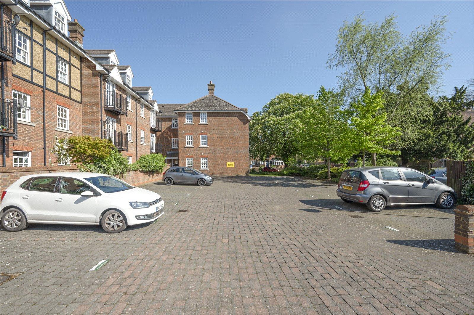 2 Bedroom Flat/Apartment Let in Chime Square, St Peters Street, St. Albans, Hertfordshire - View 11 - Collinson Hall