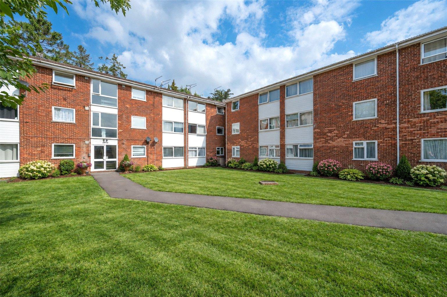 2 Bedroom Flat/Apartment Let in Cedar Court, St. Albans, Hertfordshire - View 1 - Collinson Hall