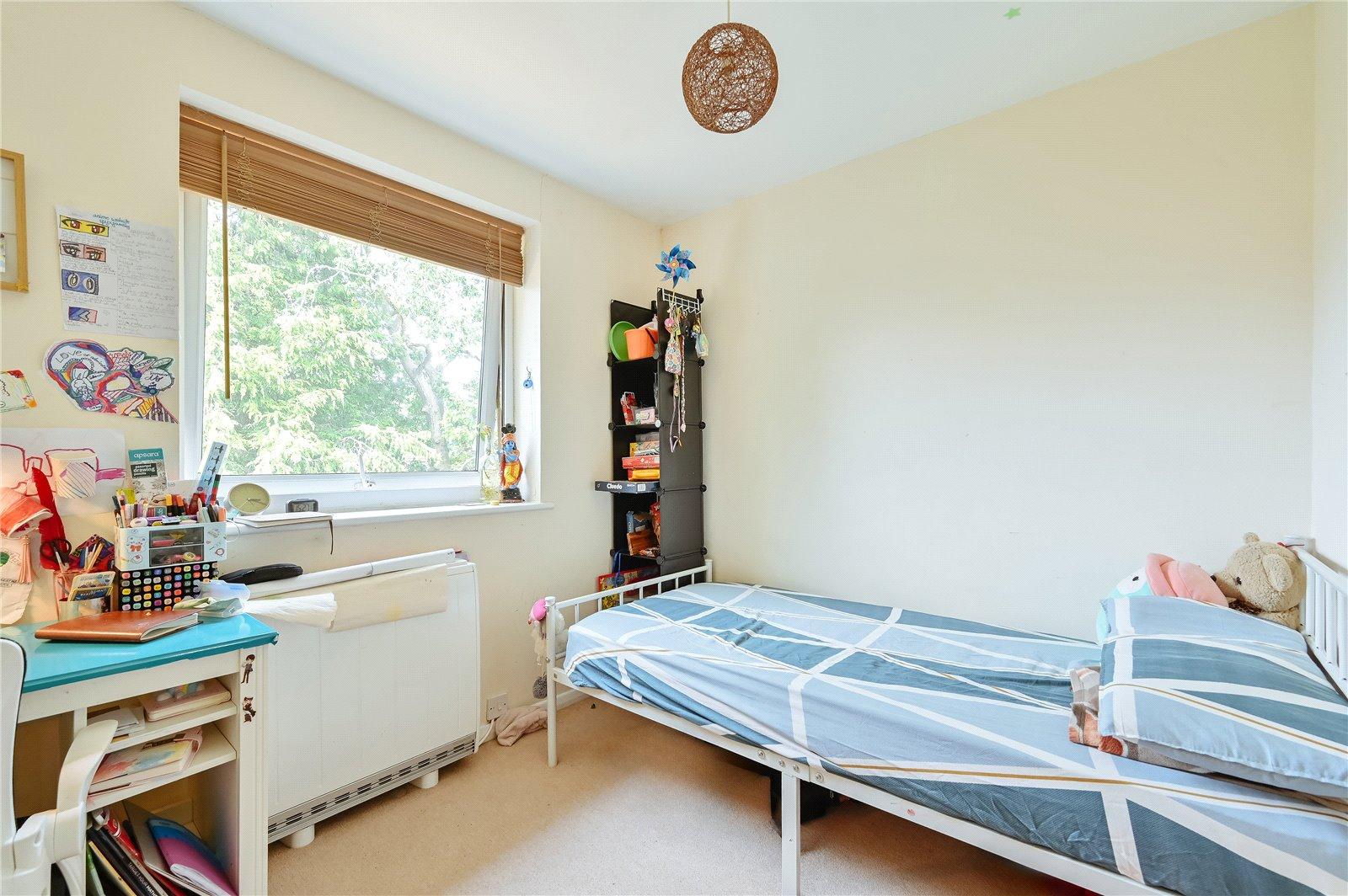 2 Bedroom Flat/Apartment Let in Cedar Court, St. Albans, Hertfordshire - View 7 - Collinson Hall