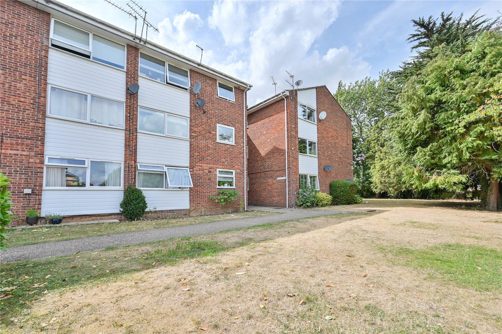 2 Bedroom Flat/Apartment Let in Cedar Court, St. Albans, Hertfordshire - View 8 - Collinson Hall