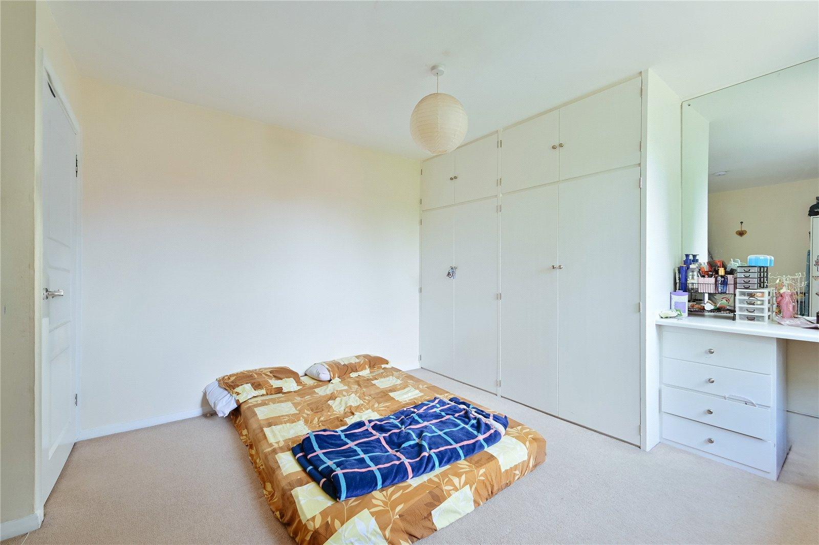2 Bedroom Flat/Apartment Let in Cedar Court, St. Albans, Hertfordshire - View 9 - Collinson Hall