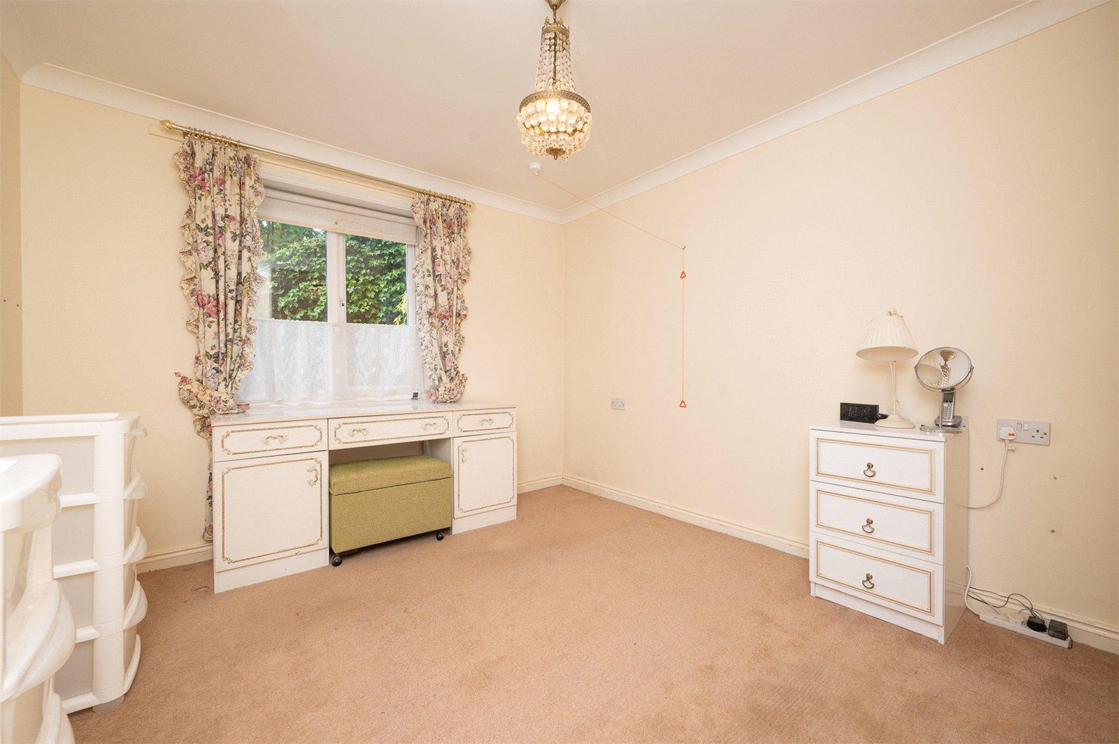 1 Bedroom  For Sale in Davis Court, Marlborough Road, St. Albans, Hertfordshire - View 5 - Collinson Hall